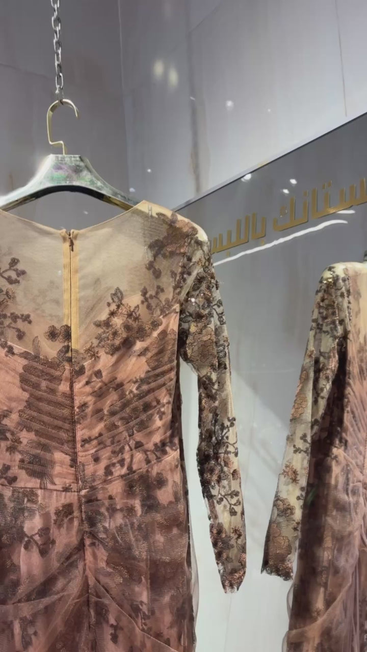 {{ product.title }} - {{ product.options.color }} - RiyadhDress