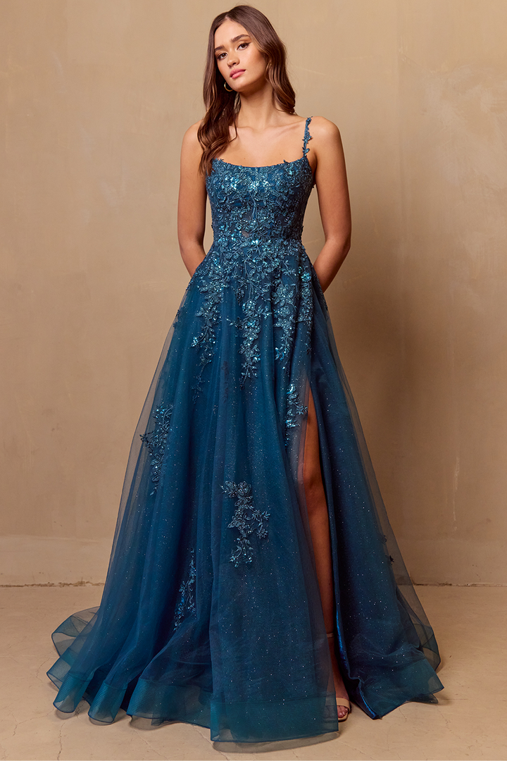 {{ product.title }} - {{ product.options.color }} - RiyadhDress