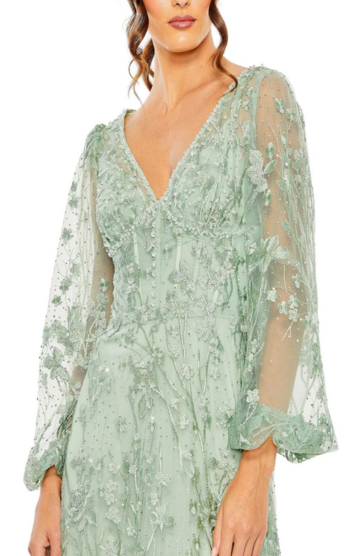 {{ product.title }} - {{ product.options.color }} - RiyadhDress