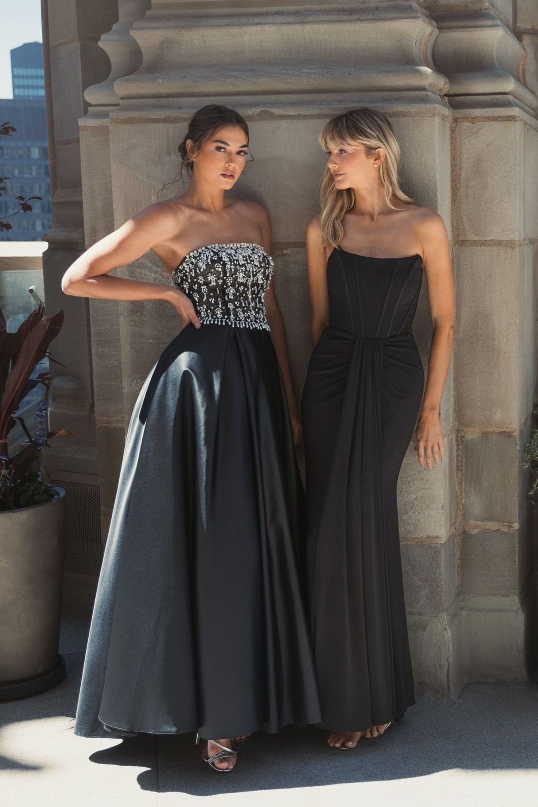 {{ product.title }} - {{ product.options.color }} - RiyadhDress