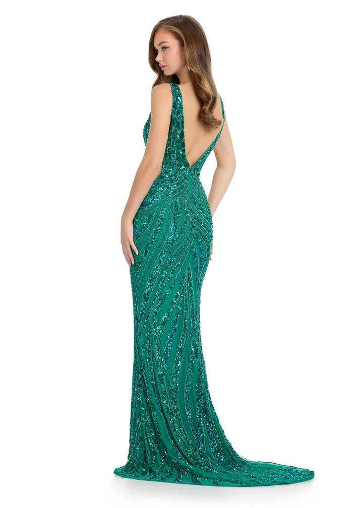 {{ product.title }} - {{ product.options.color }} - RiyadhDress