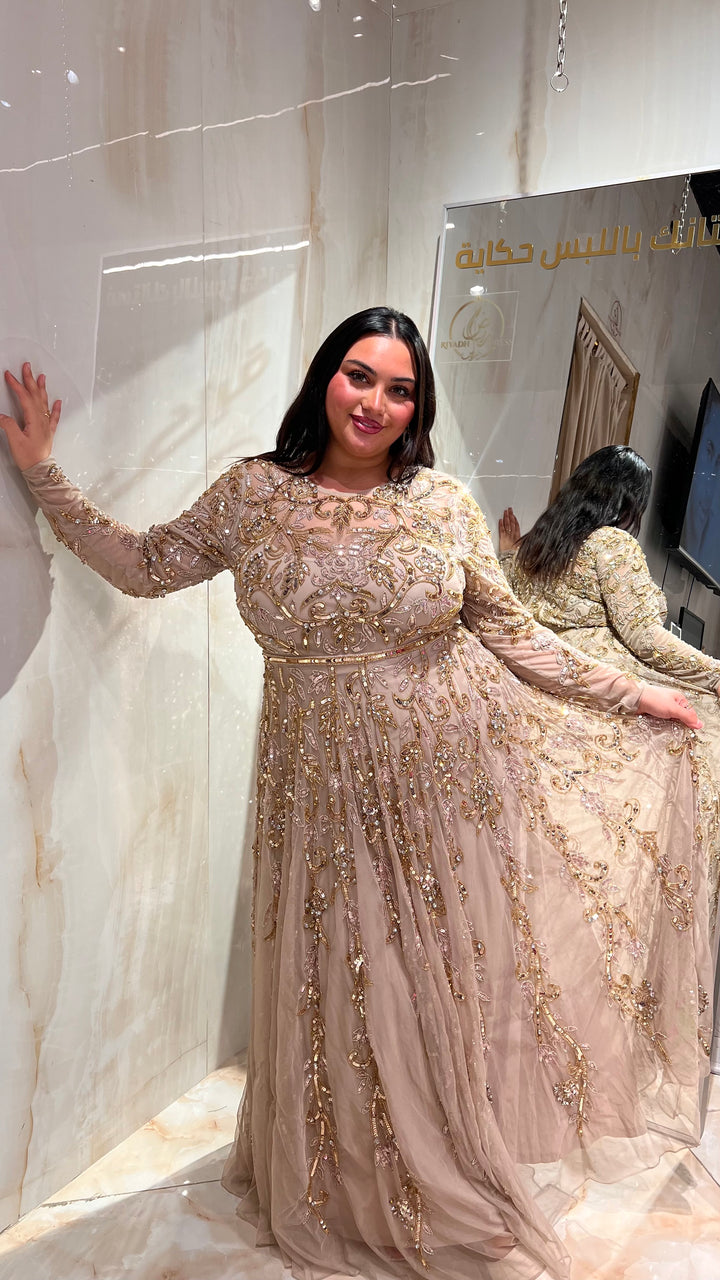 {{ product.title }} - {{ product.options.color }} - RiyadhDress
