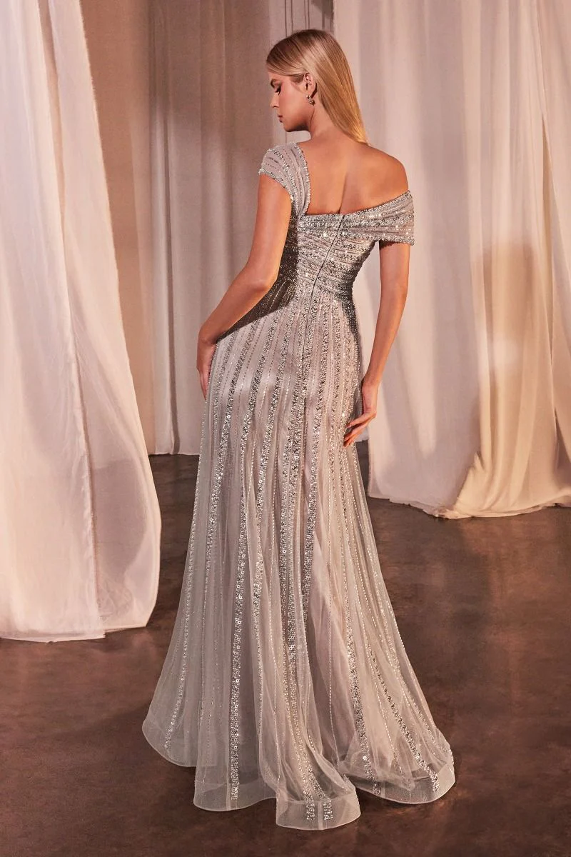 {{ product.title }} - {{ product.options.color }} - RiyadhDress