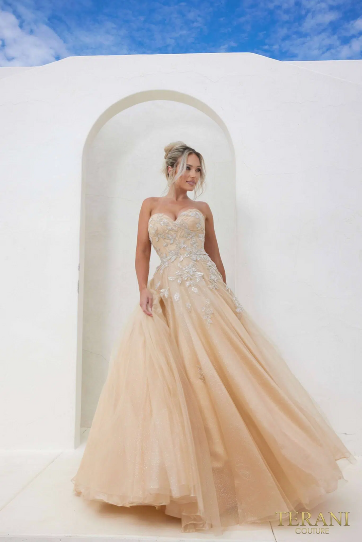 {{ product.title }} - {{ product.options.color }} - RiyadhDress