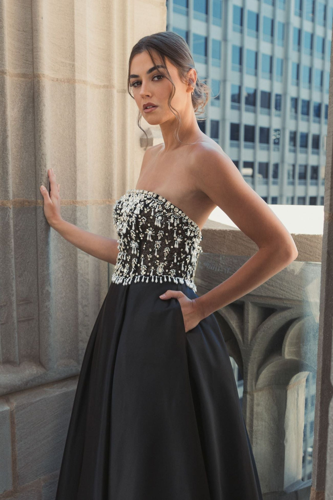{{ product.title }} - {{ product.options.color }} - RiyadhDress