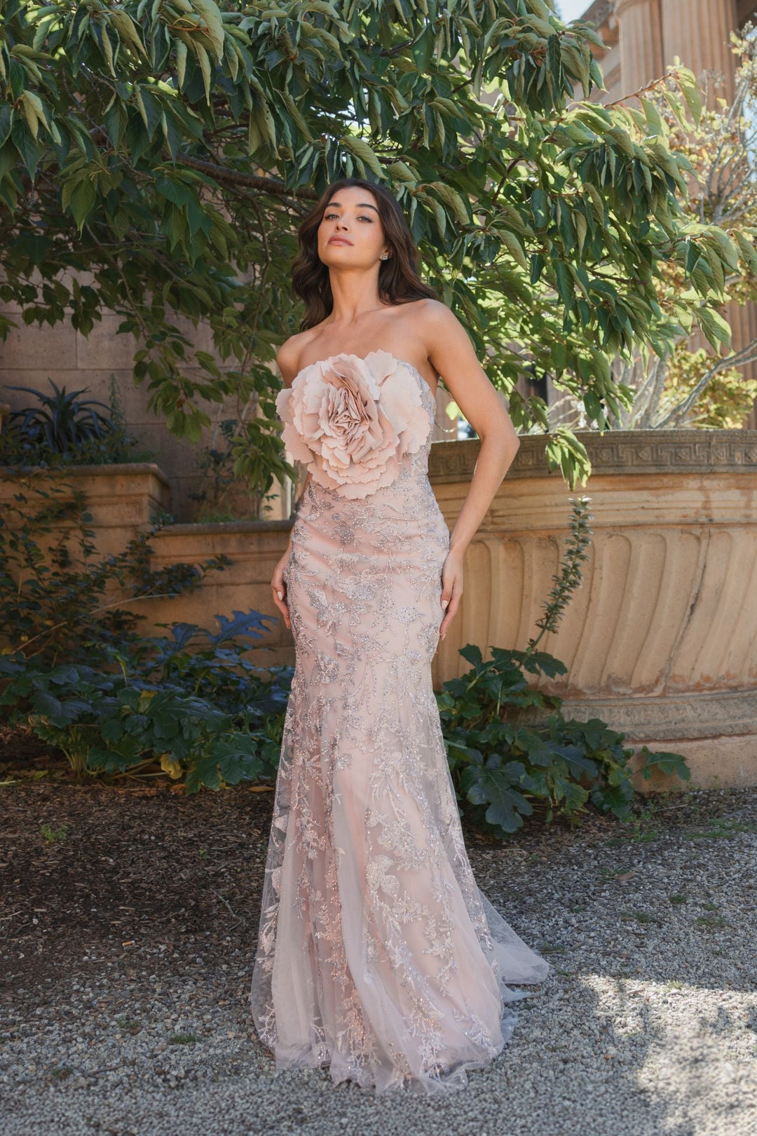{{ product.title }} - {{ product.options.color }} - RiyadhDress