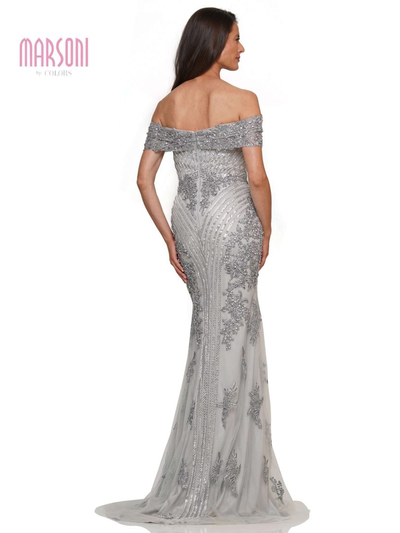 {{ product.title }} - {{ product.options.color }} - RiyadhDress