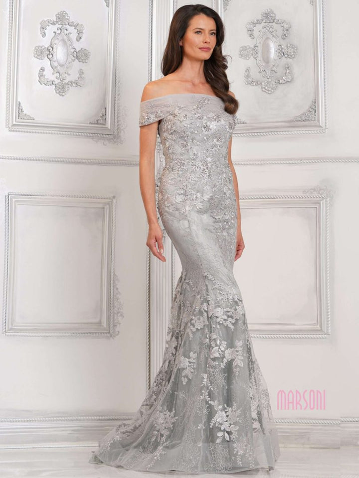 {{ product.title }} - {{ product.options.color }} - RiyadhDress