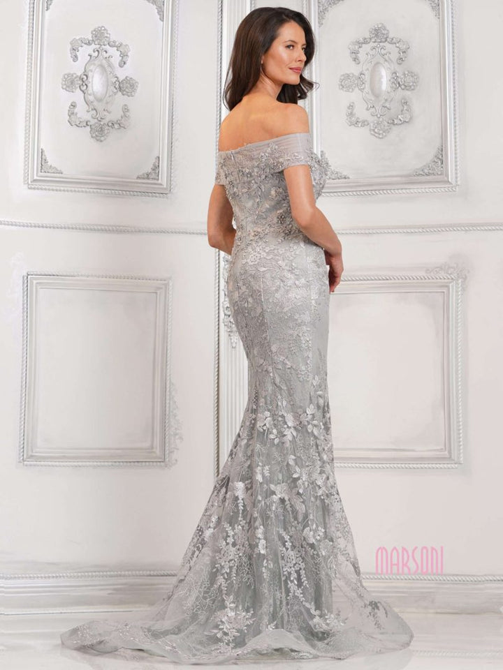 {{ product.title }} - {{ product.options.color }} - RiyadhDress