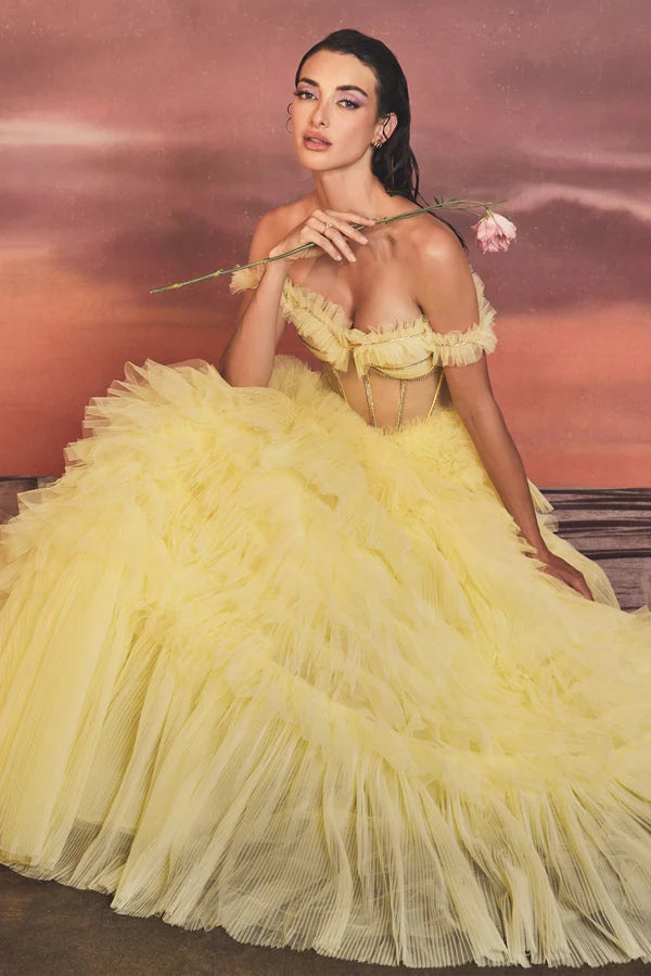 {{ product.title }} - {{ product.options.color }} - RiyadhDress