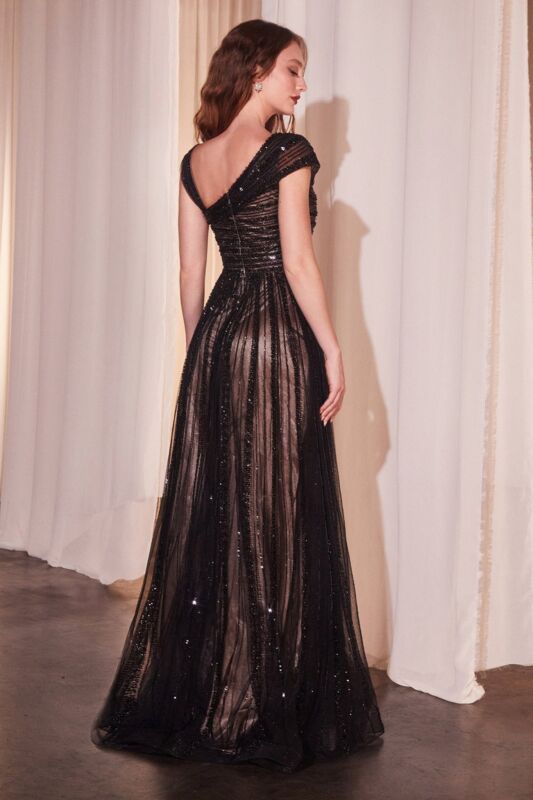 {{ product.title }} - {{ product.options.color }} - RiyadhDress