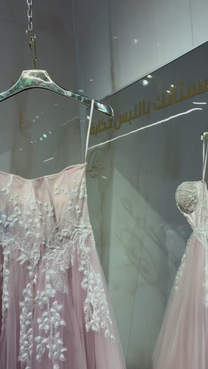{{ product.title }} - {{ product.options.color }} - RiyadhDress
