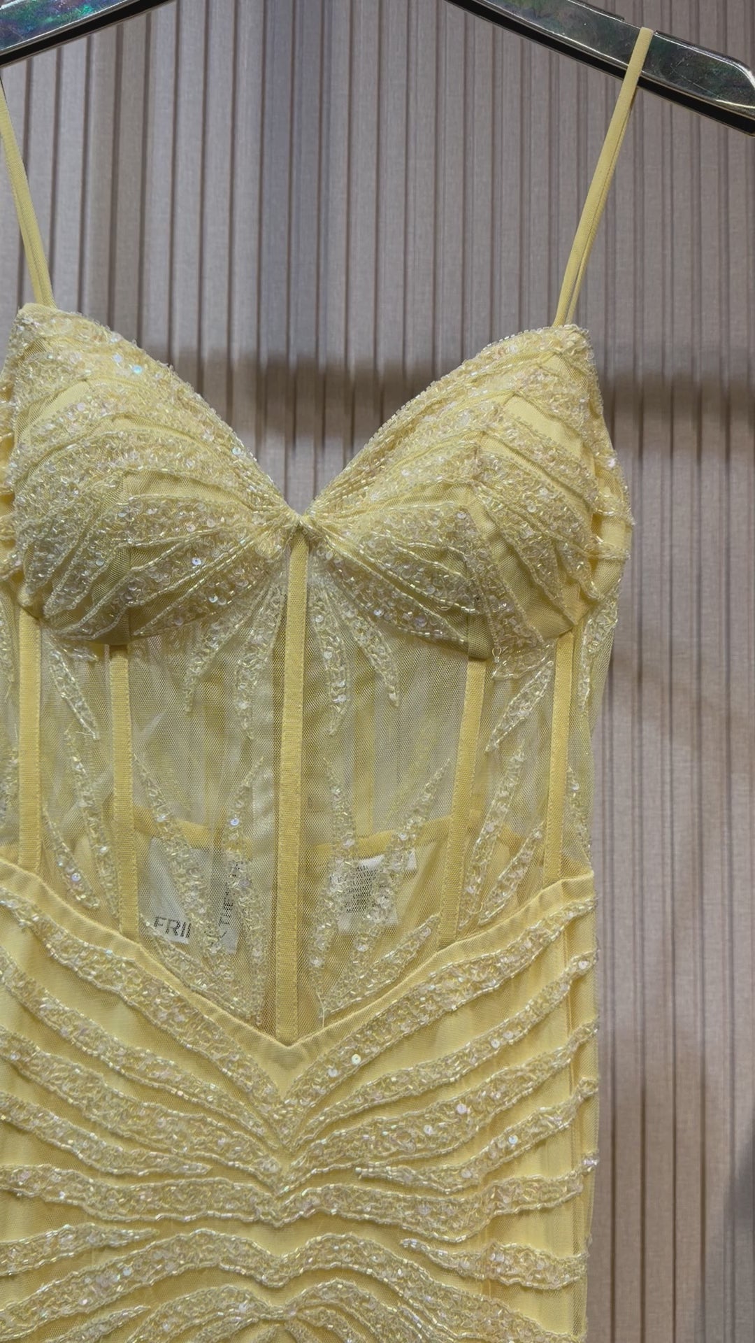 Lara - 9928 - Lemon