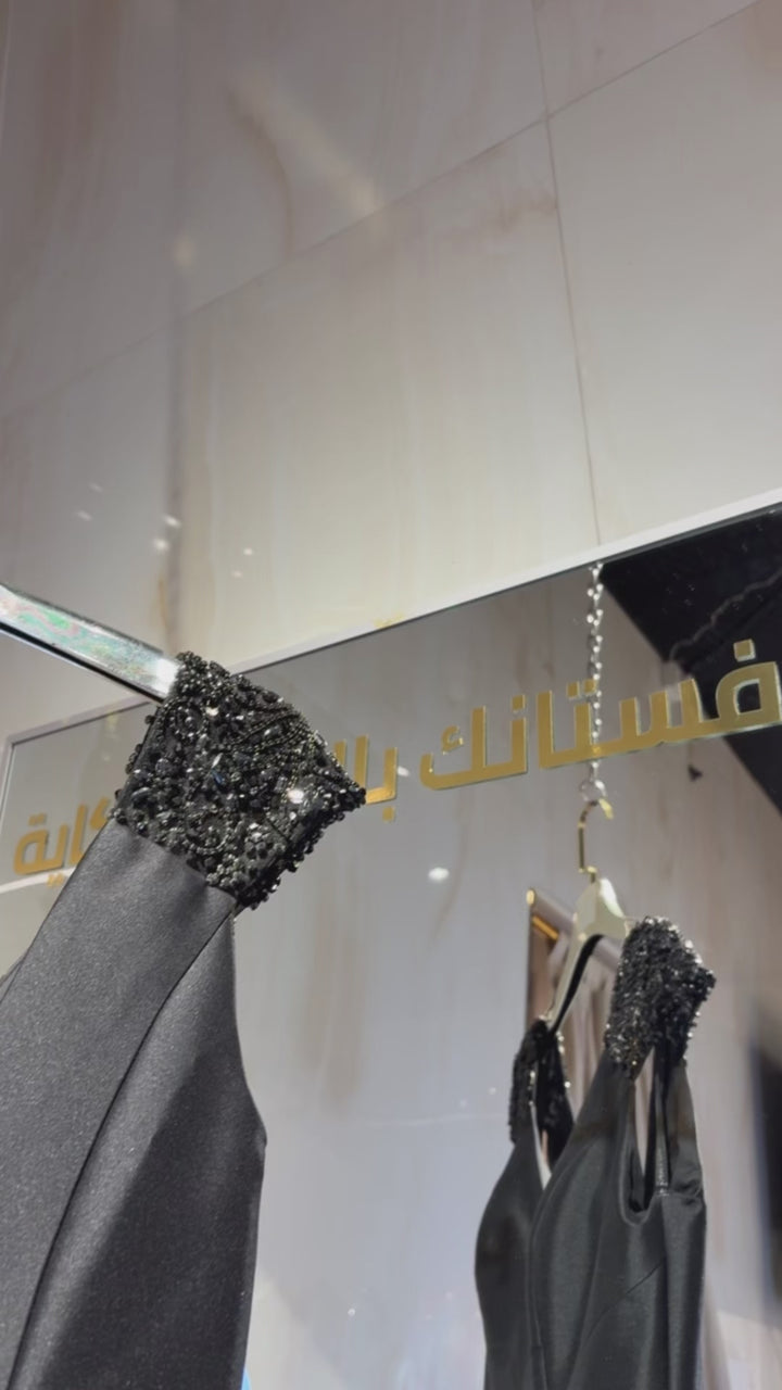 {{ product.title }} - {{ product.options.color }} - RiyadhDress