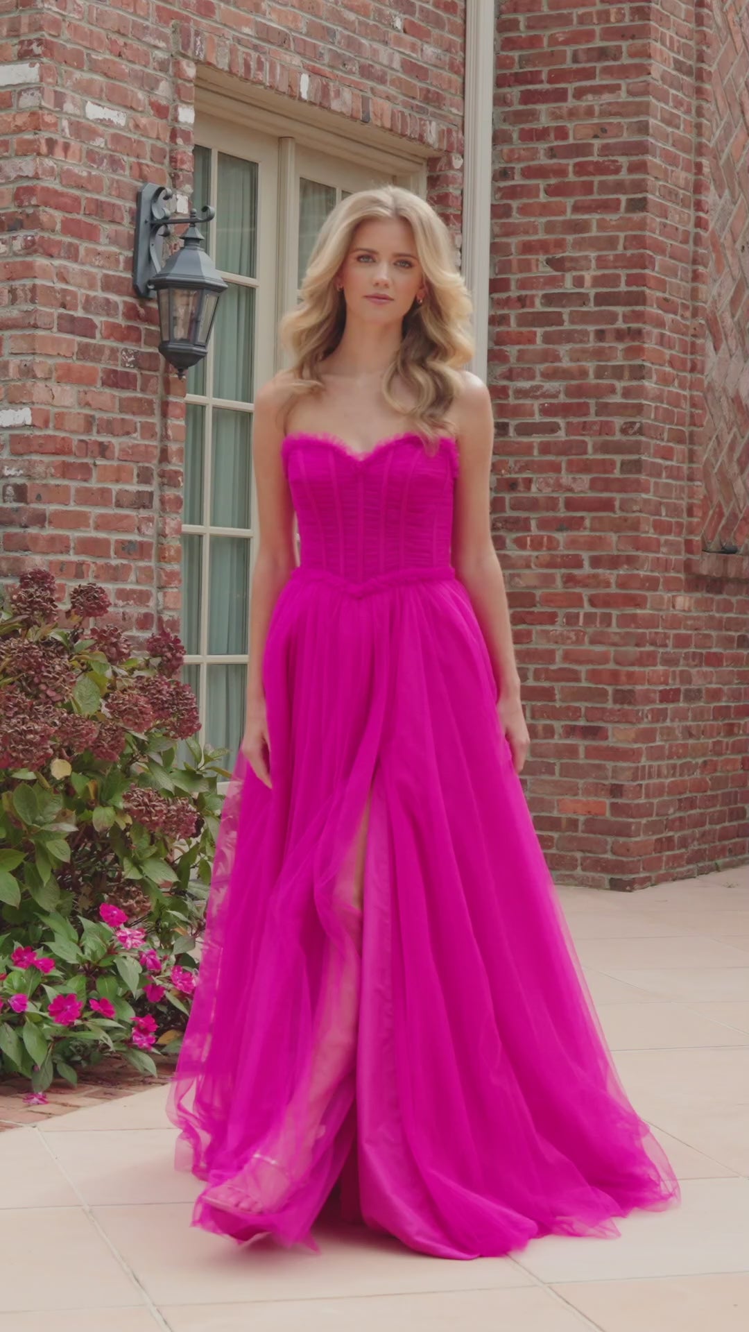 {{ product.title }} - {{ product.options.color }} - RiyadhDress