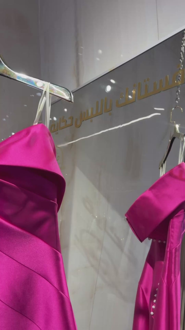 {{ product.title }} - {{ product.options.color }} - RiyadhDress