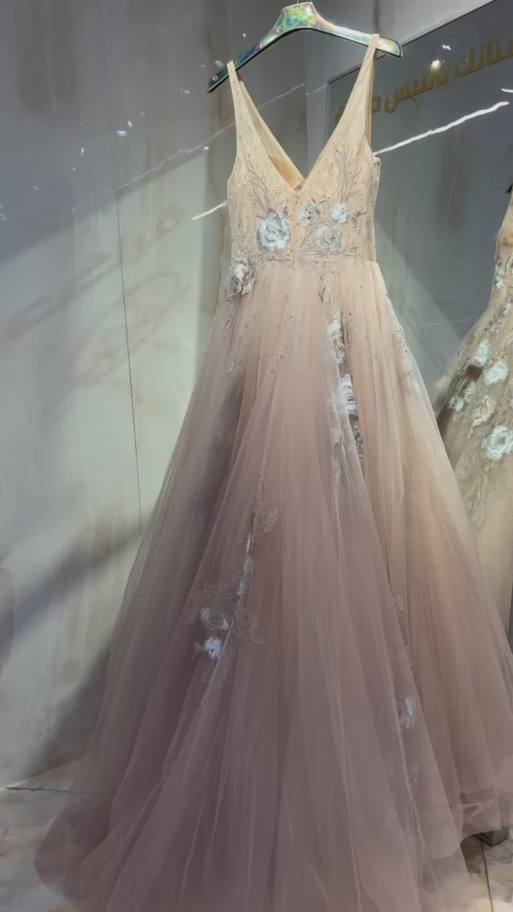 {{ product.title }} - {{ product.options.color }} - RiyadhDress