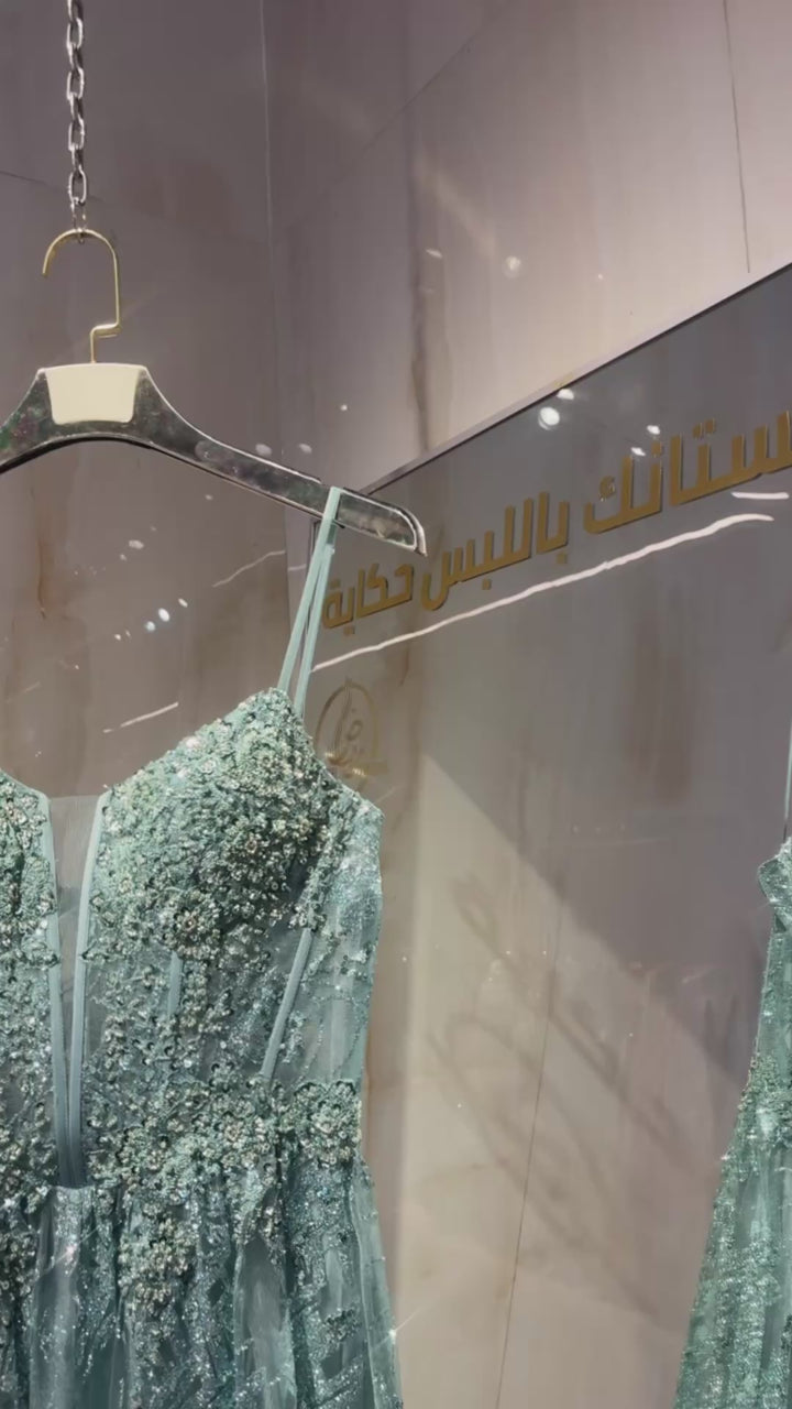 {{ product.title }} - {{ product.options.color }} - RiyadhDress