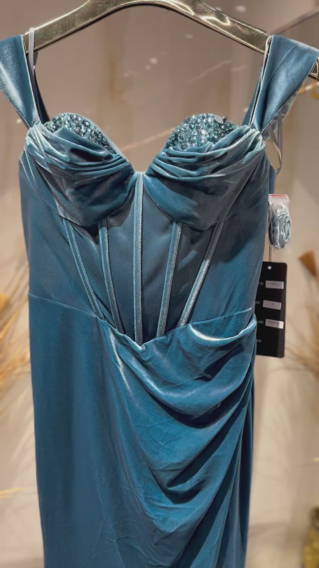 CINDERELLA DIVINE - OC011 -PEACOCK BLOE