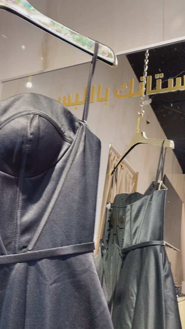 {{ product.title }} - {{ product.options.color }} - RiyadhDress