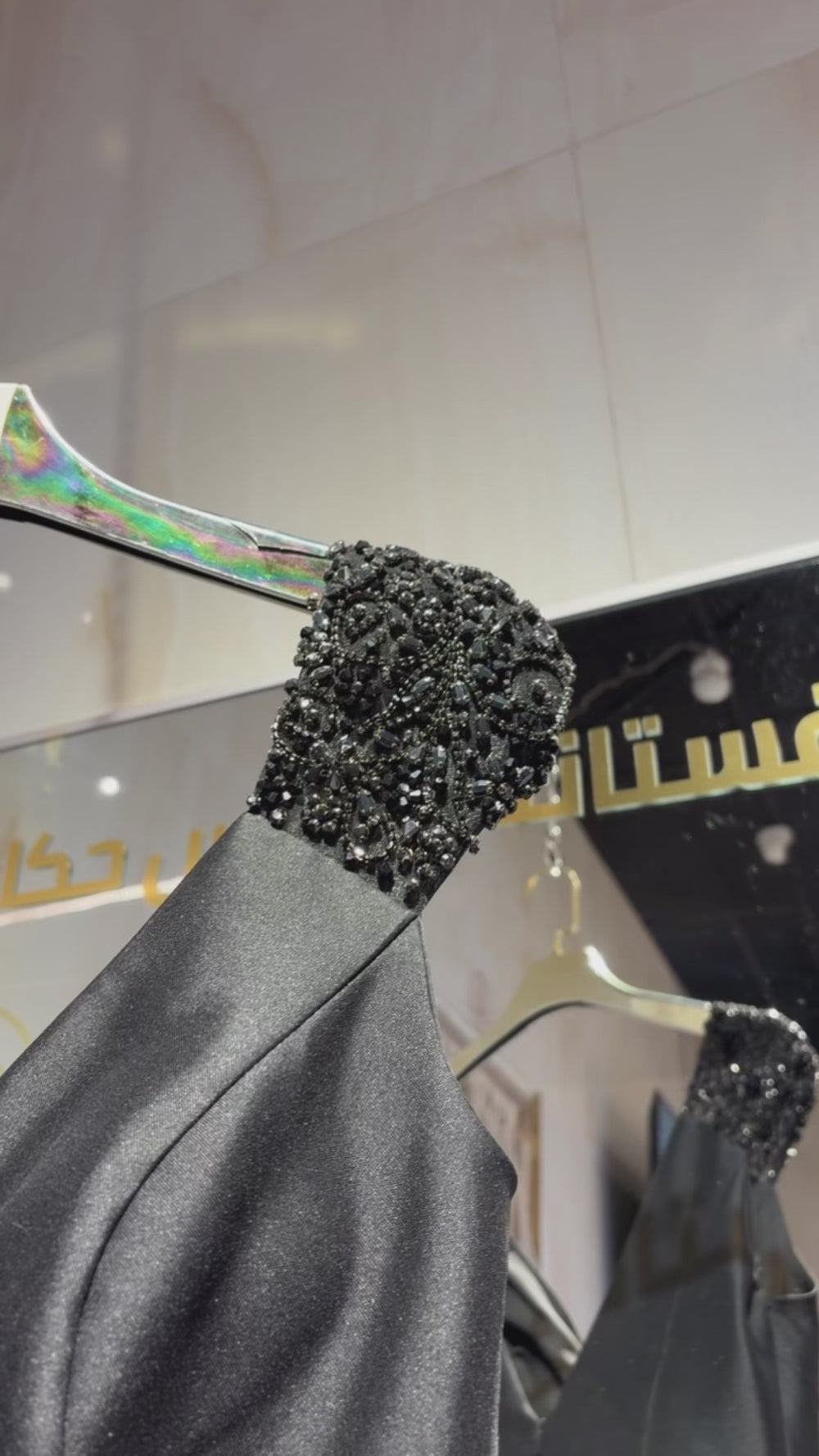 {{ product.title }} - {{ product.options.color }} - RiyadhDress