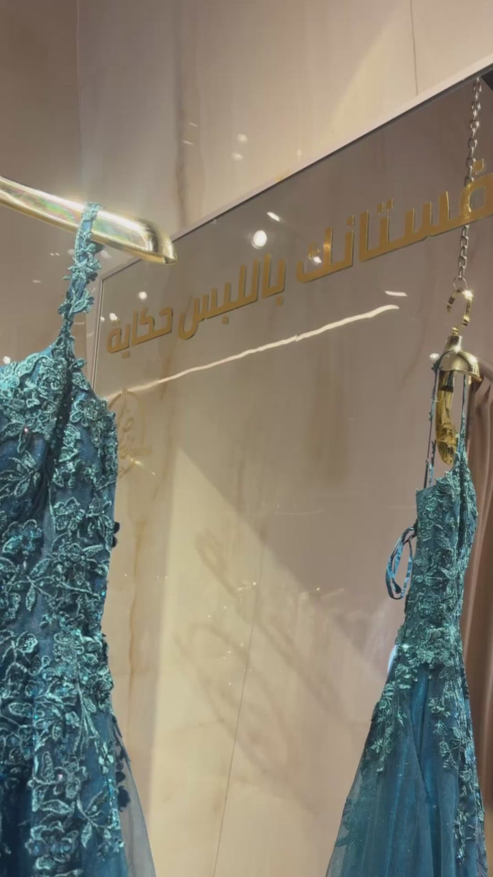 {{ product.title }} - {{ product.options.color }} - RiyadhDress