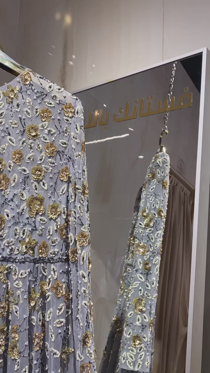 {{ product.title }} - {{ product.options.color }} - RiyadhDress