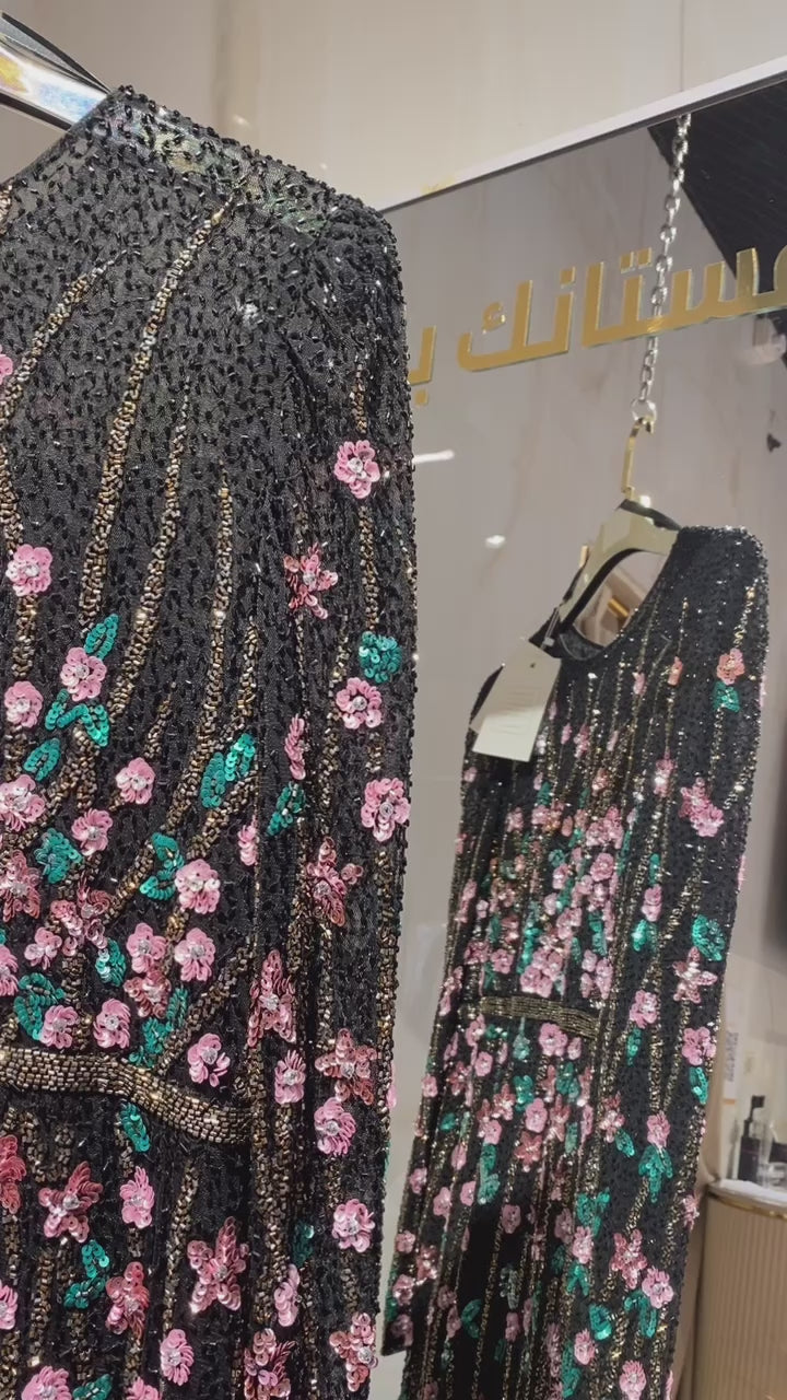 {{ product.title }} - {{ product.options.color }} - RiyadhDress