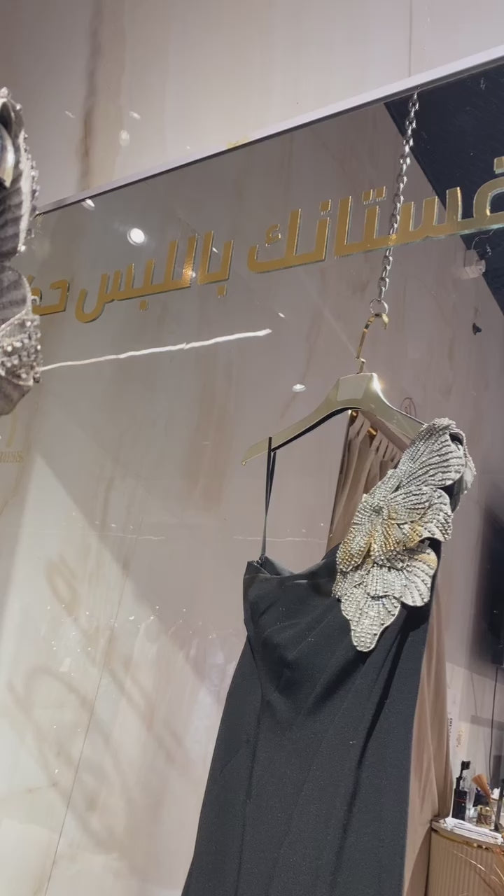 {{ product.title }} - {{ product.options.color }} - RiyadhDress