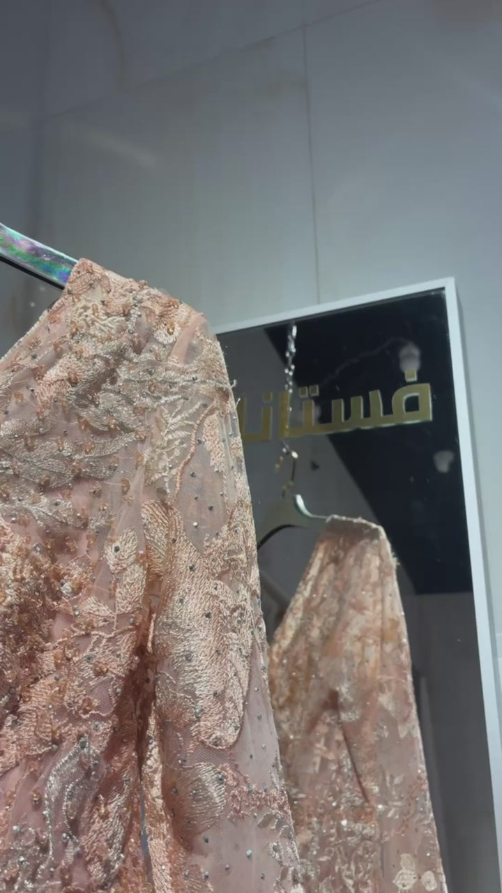 {{ product.title }} - {{ product.options.color }} - RiyadhDress