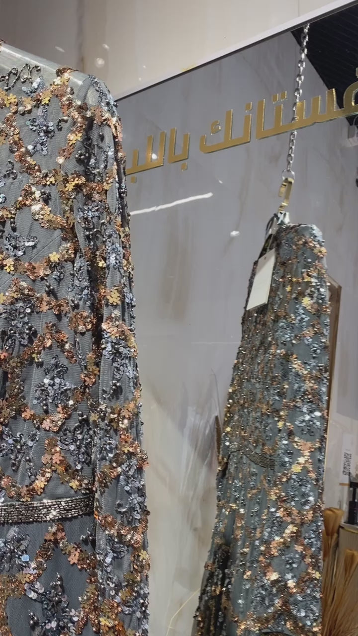 {{ product.title }} - {{ product.options.color }} - RiyadhDress