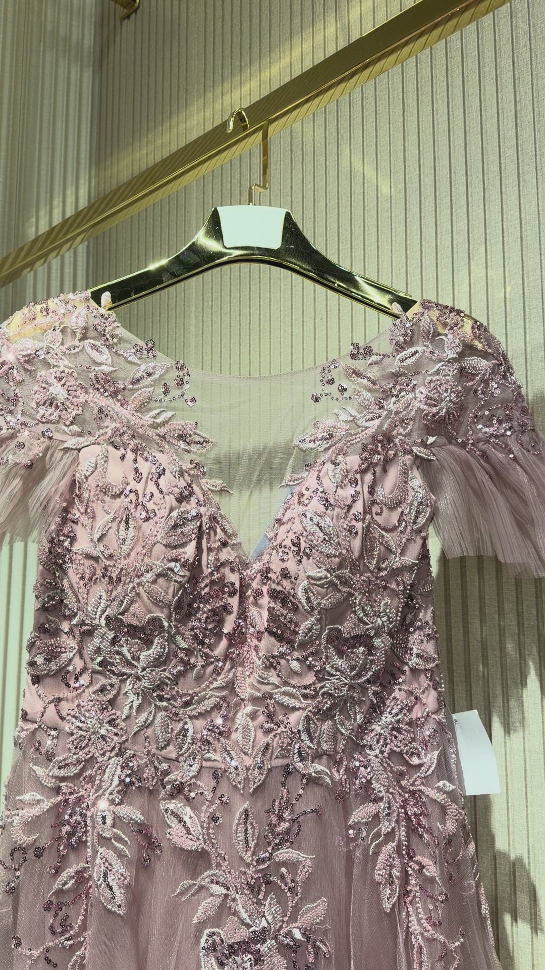 Andrea and Leo - A1351 - Mauve