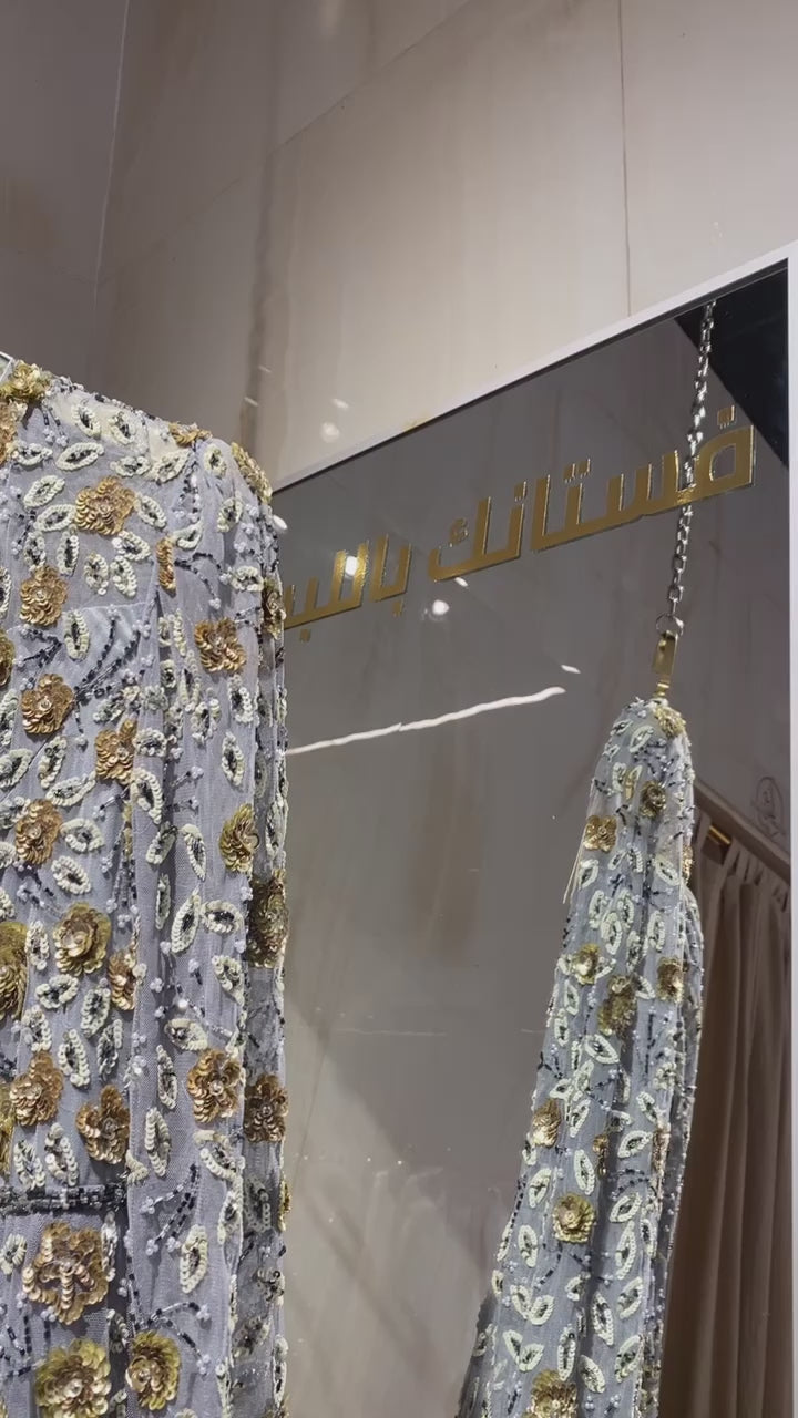 {{ product.title }} - {{ product.options.color }} - RiyadhDress