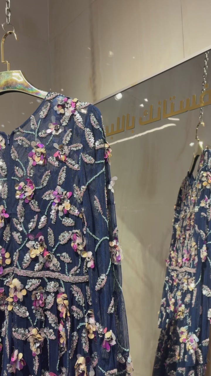 {{ product.title }} - {{ product.options.color }} - RiyadhDress