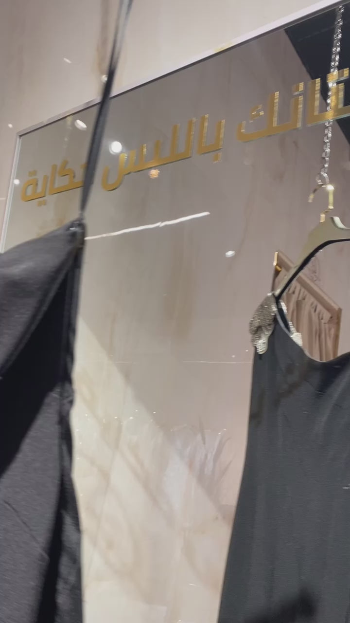 {{ product.title }} - {{ product.options.color }} - RiyadhDress