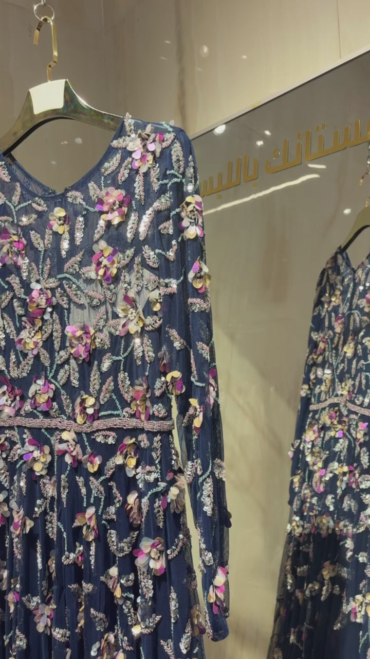 {{ product.title }} - {{ product.options.color }} - RiyadhDress