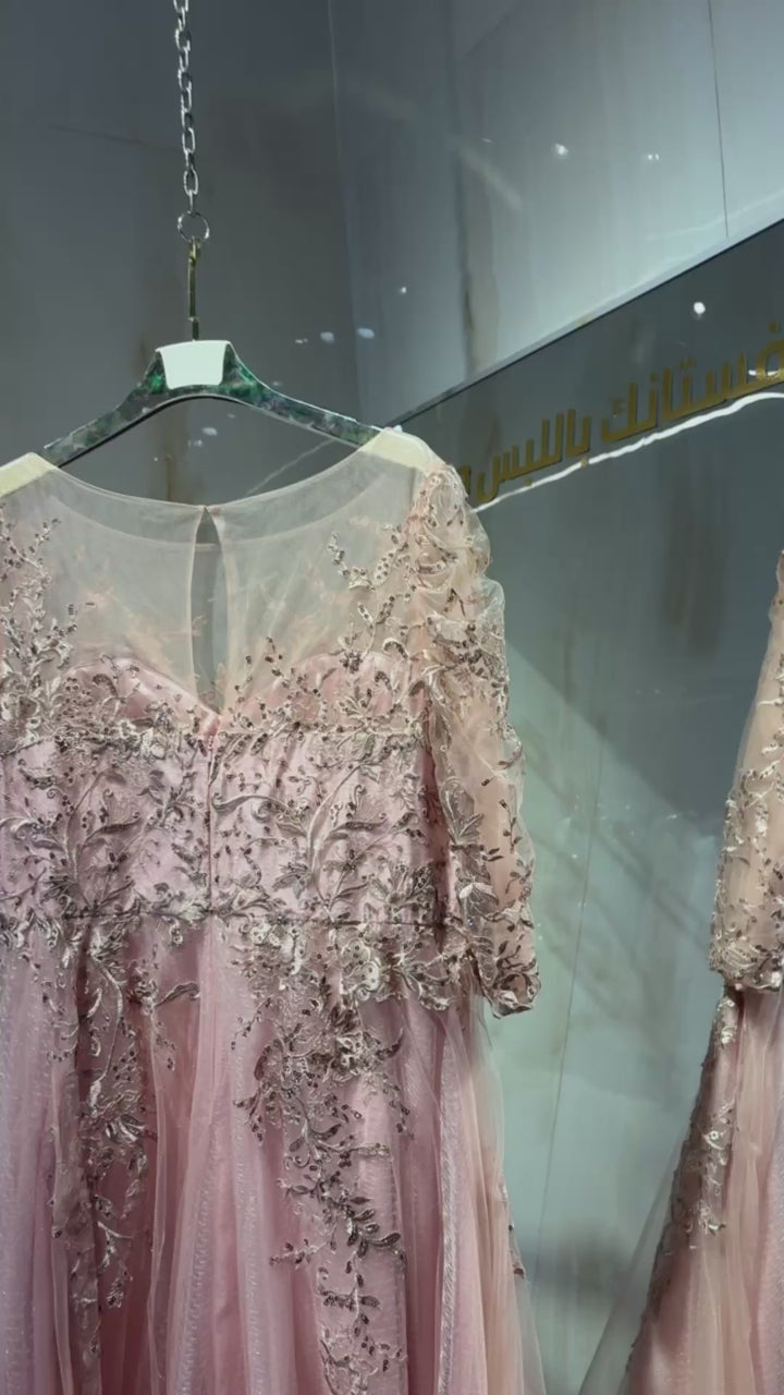 {{ product.title }} - {{ product.options.color }} - RiyadhDress