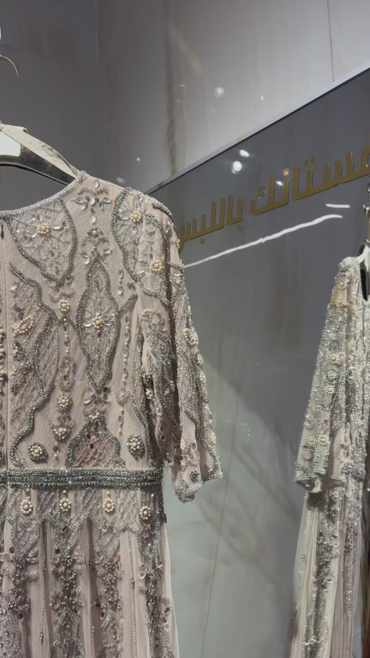 {{ product.title }} - {{ product.options.color }} - RiyadhDress