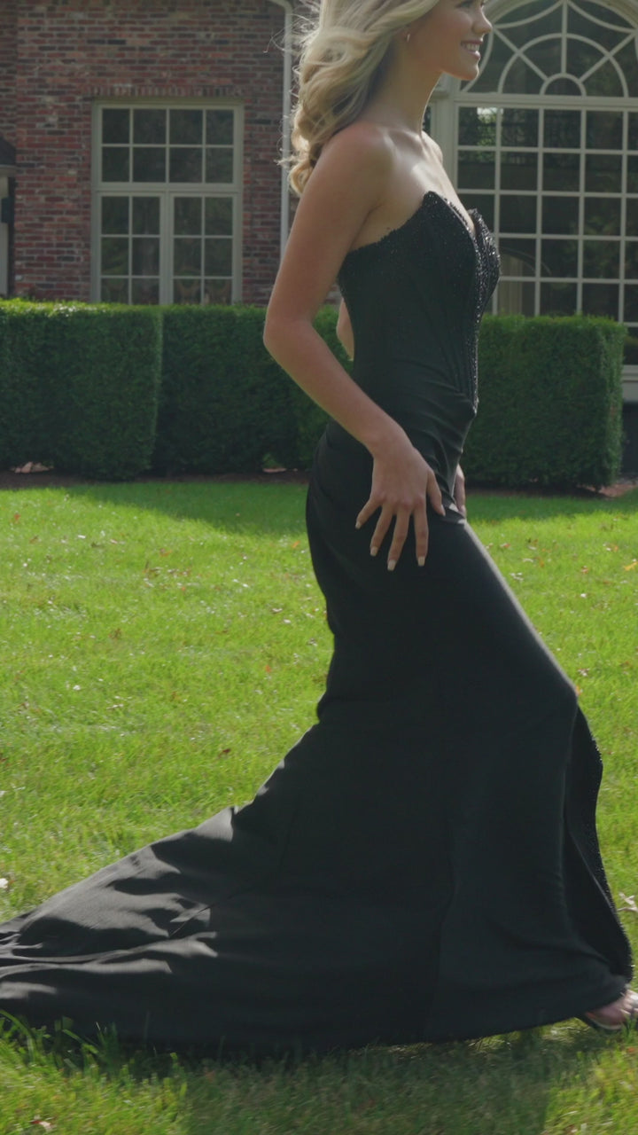{{ product.title }} - {{ product.options.color }} - RiyadhDress
