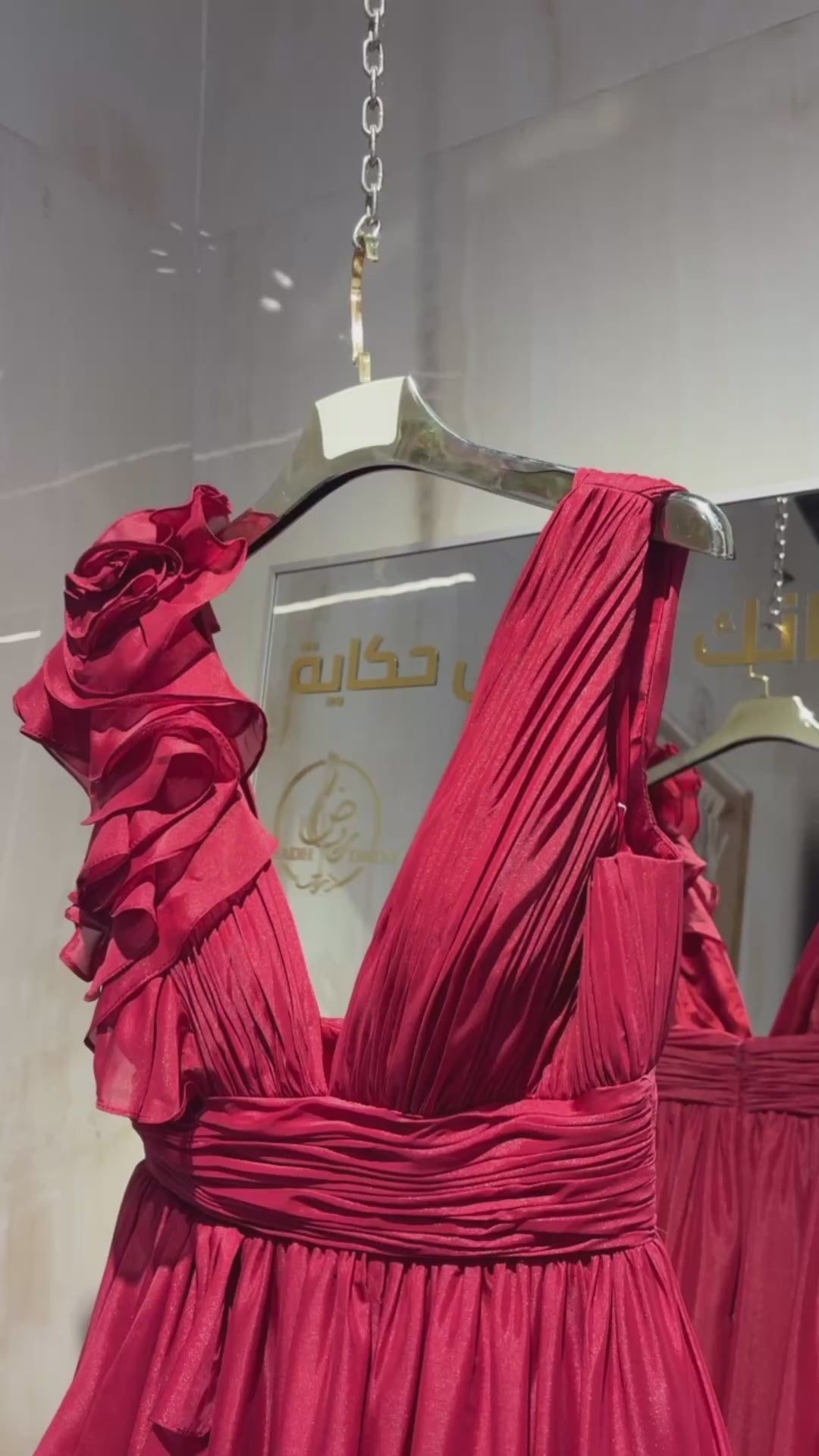 {{ product.title }} - {{ product.options.color }} - RiyadhDress