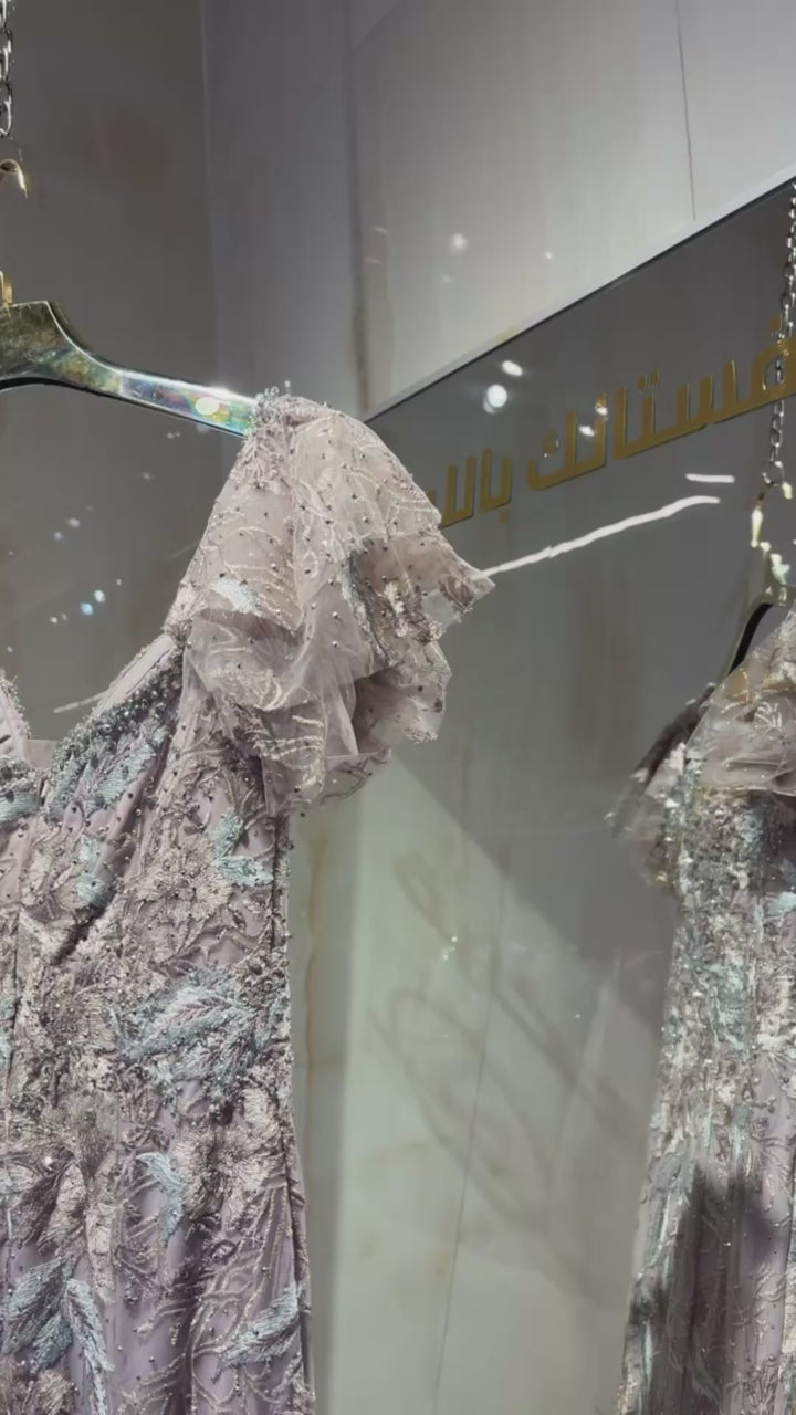 {{ product.title }} - {{ product.options.color }} - RiyadhDress