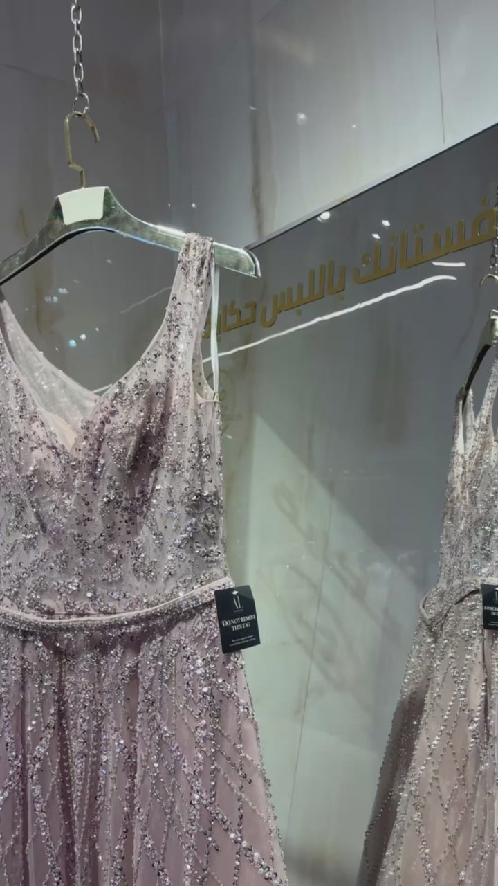 {{ product.title }} - {{ product.options.color }} - RiyadhDress