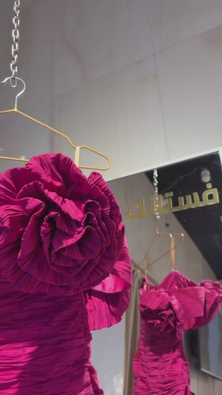 {{ product.title }} - {{ product.options.color }} - RiyadhDress