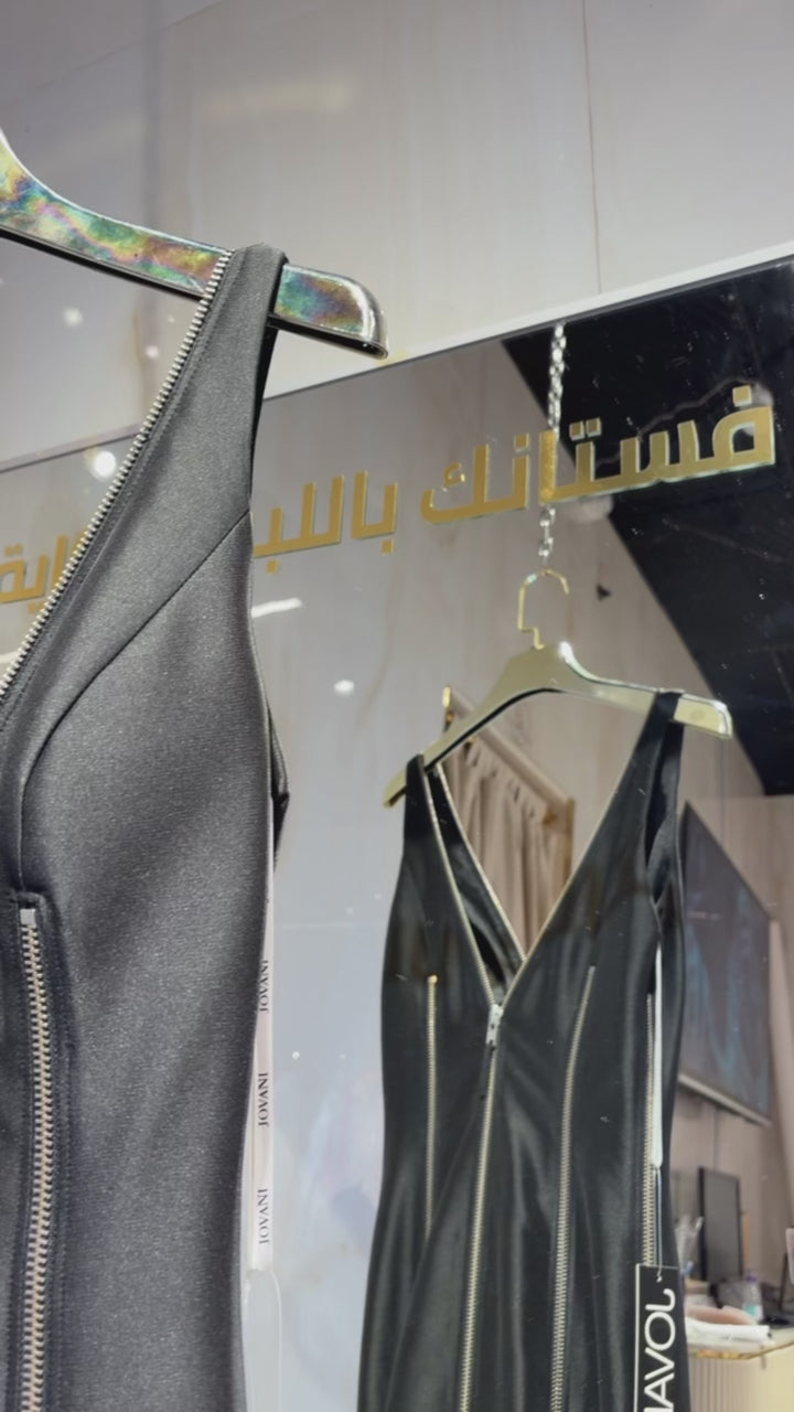 {{ product.title }} - {{ product.options.color }} - RiyadhDress