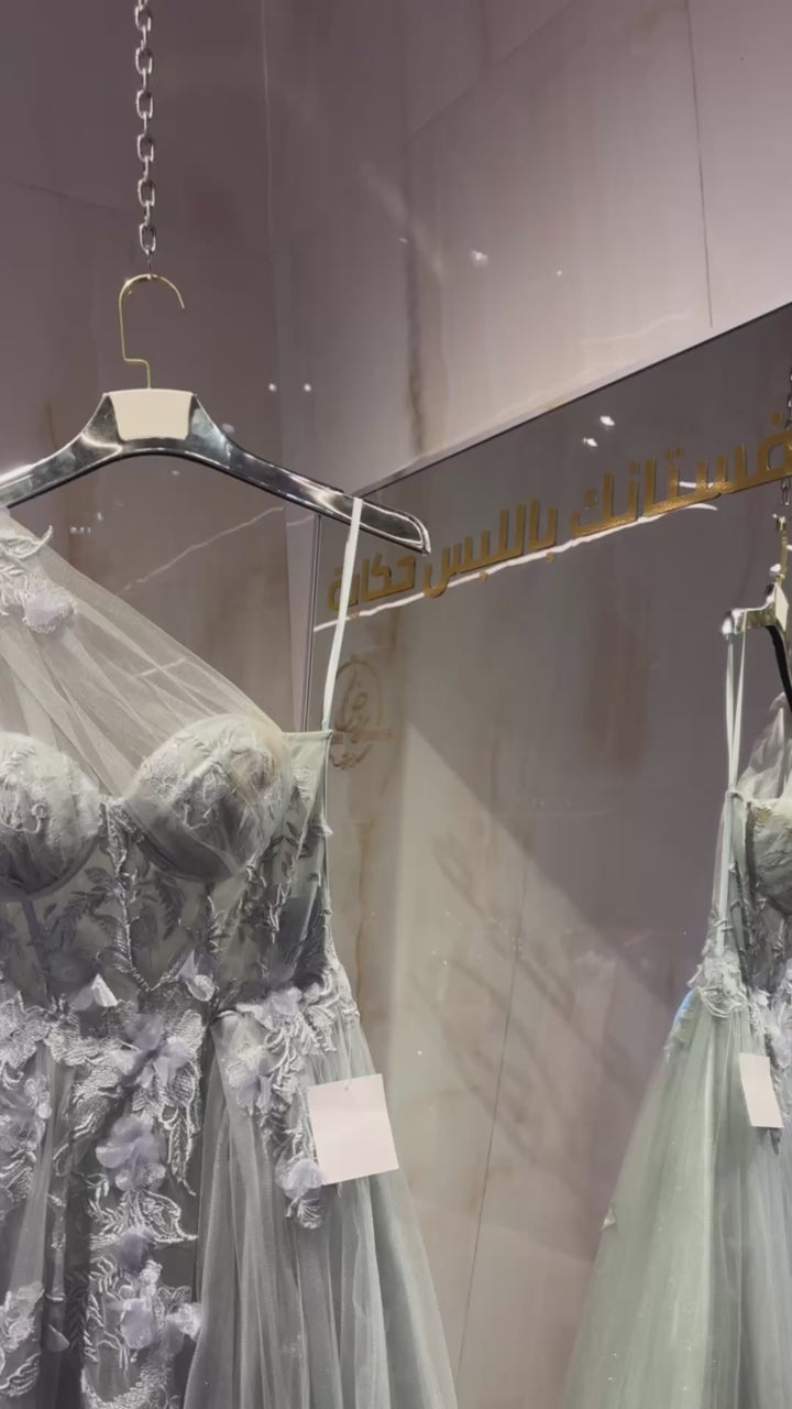 {{ product.title }} - {{ product.options.color }} - RiyadhDress