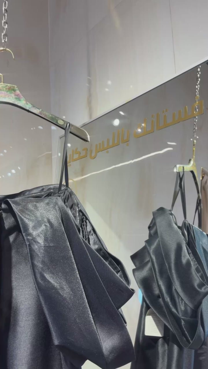 {{ product.title }} - {{ product.options.color }} - RiyadhDress