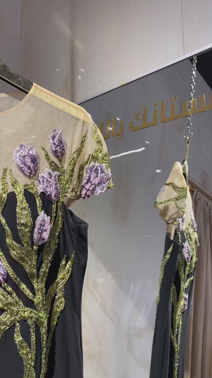 {{ product.title }} - {{ product.options.color }} - RiyadhDress