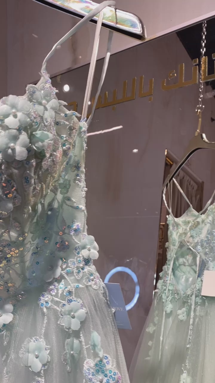 {{ product.title }} - {{ product.options.color }} - RiyadhDress